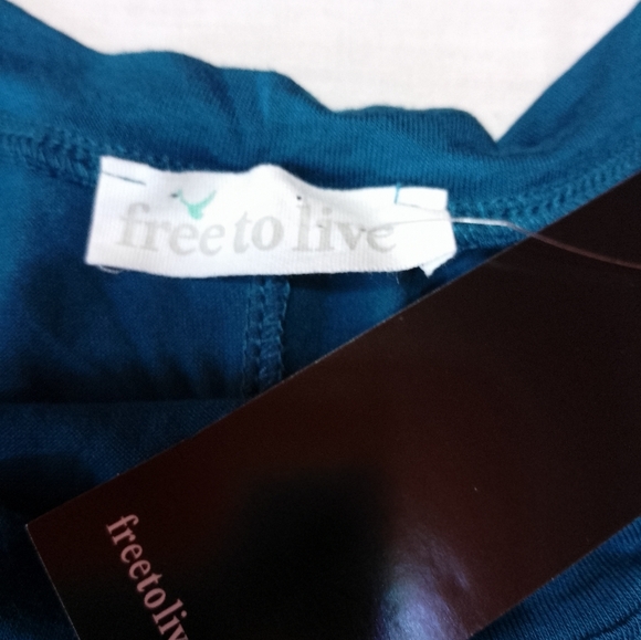 Free to Live Turquoise Short Sleeve Blouse - Picture 2 of 3
